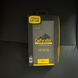 OtterBox Defender Series iPhone 11 Case - Gray